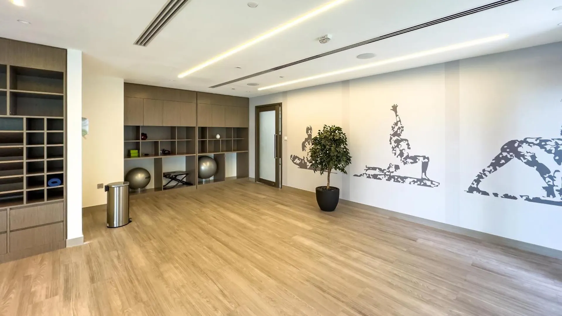 Al-Fannan At Burj Royale - Best Downtown Dubai City View - Brand New Luxury 1 Bedroom Apartment 0*,  United Arab Emirates
