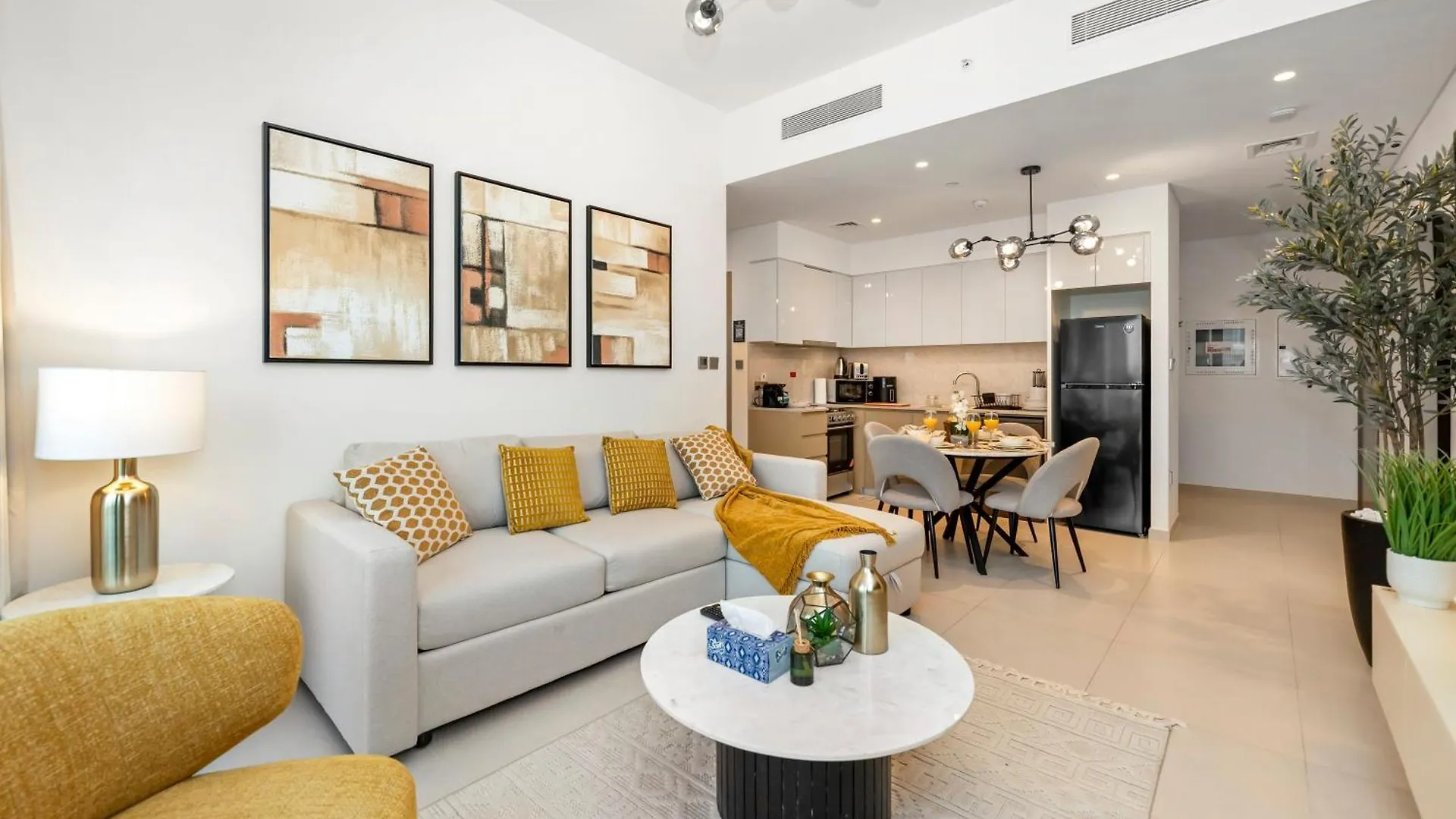 Al-Fannan At Burj Royale - Best Downtown Dubai City View - Brand New Luxury 1 Bedroom Apartment