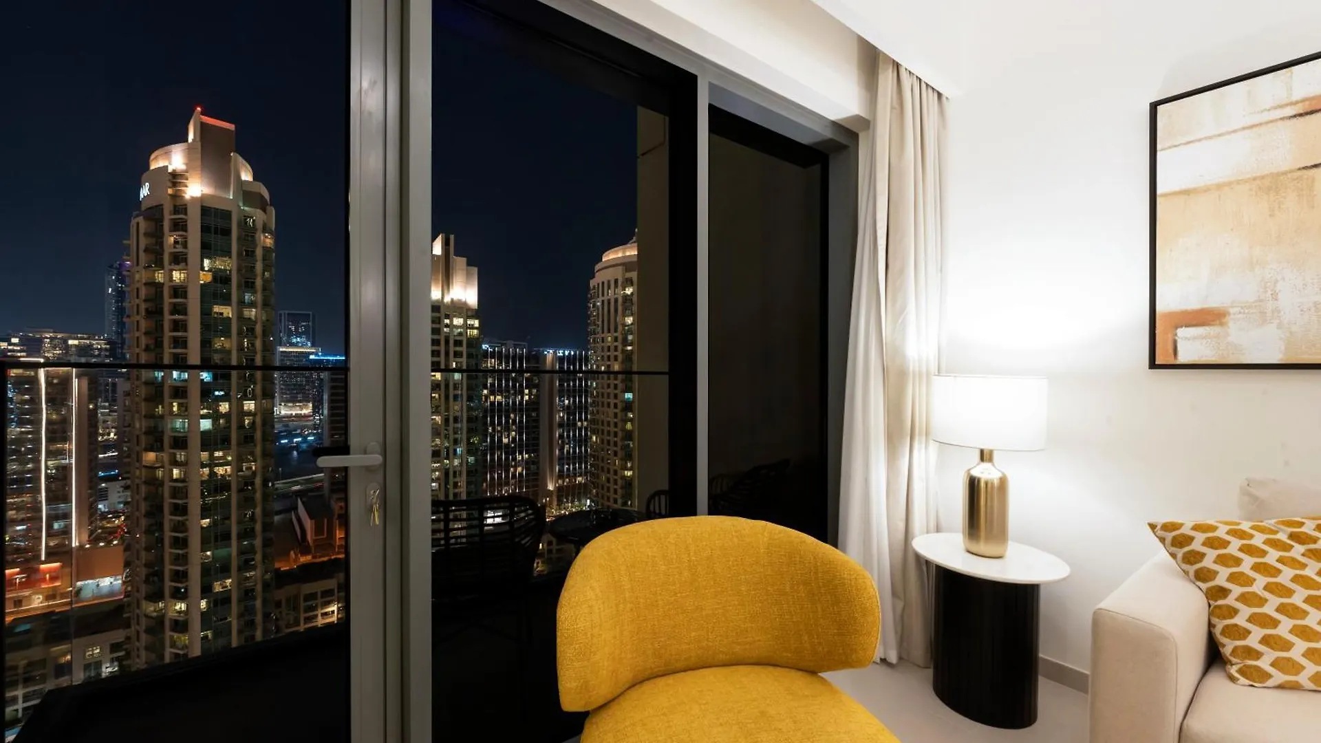 Al-Fannan At Burj Royale - Best Downtown Dubai City View - Brand New Luxury 1 Bedroom Apartment