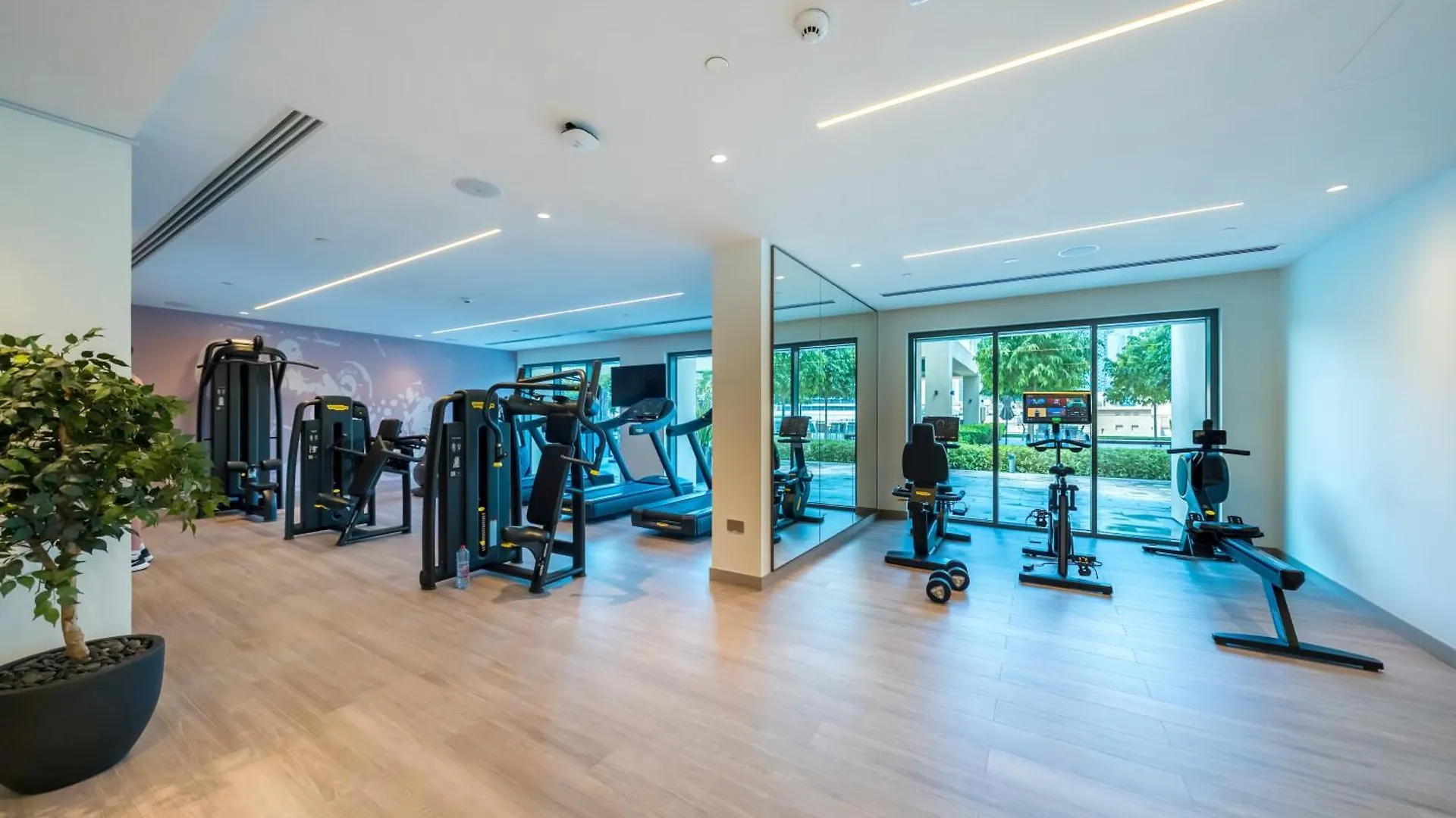 Al-Fannan At Burj Royale - Best Downtown Dubai City View - Brand New Luxury 1 Bedroom Apartment
