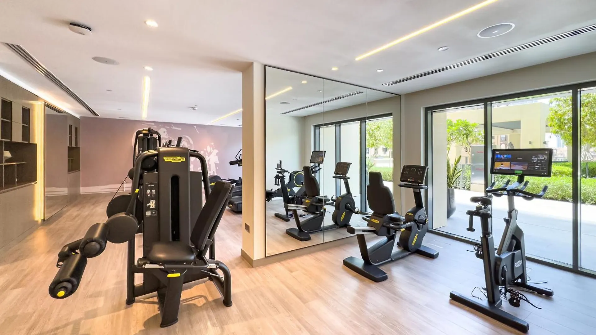 Al-Fannan At Burj Royale - Best Downtown Dubai City View - Brand New Luxury 1 Bedroom Apartment