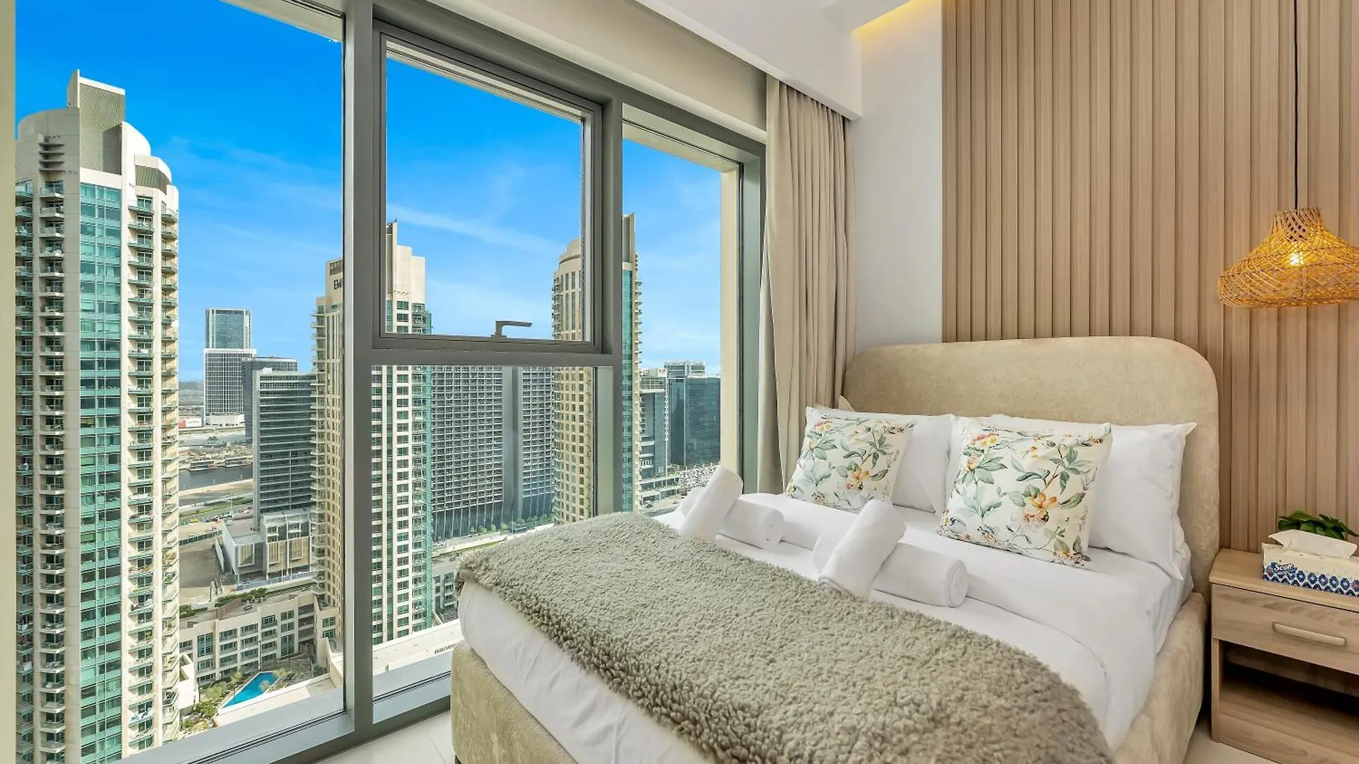 Al-Fannan At Burj Royale - Best Downtown Dubai City View - Brand New Luxury 1 Bedroom Apartment