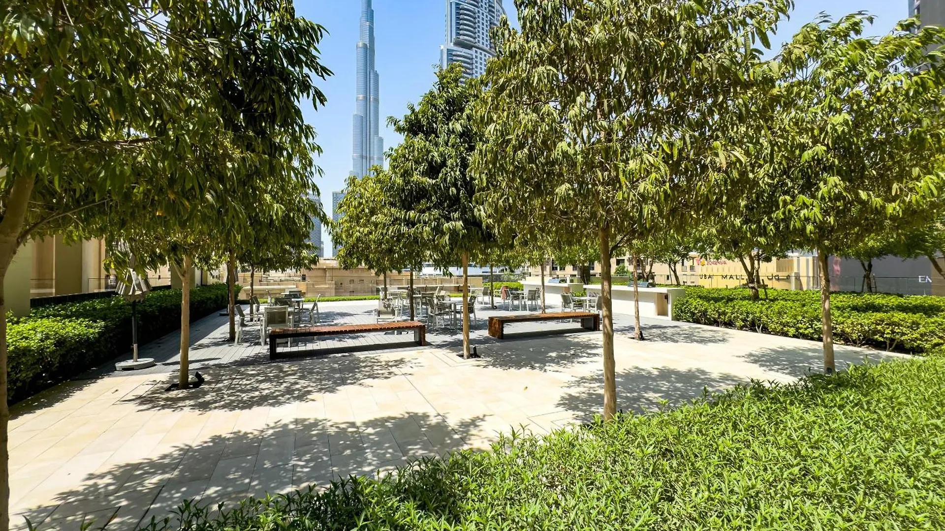 Al-Fannan At Burj Royale - Best Downtown Dubai City View - Brand New Luxury 1 Bedroom Apartment