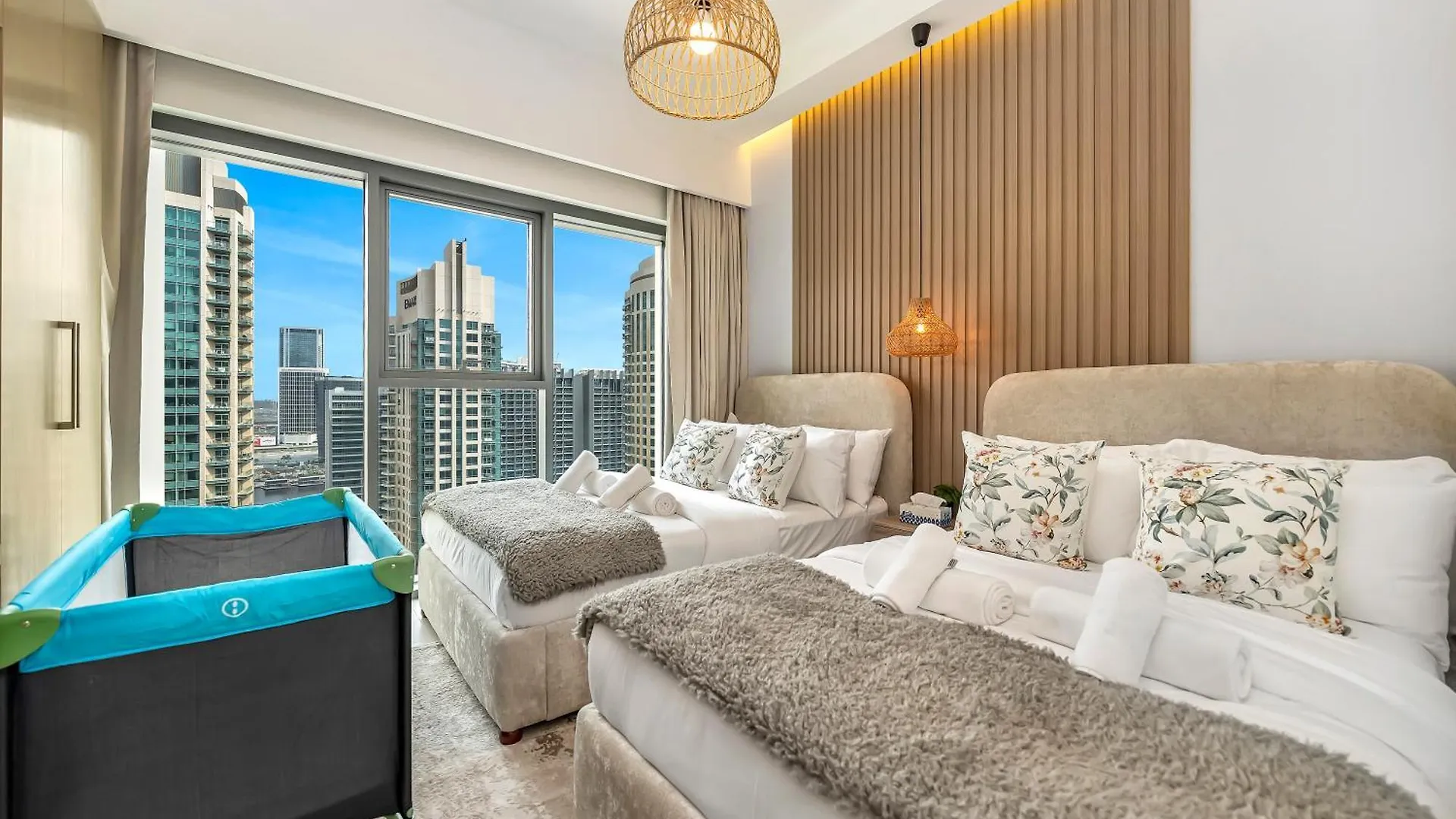 Al-Fannan At Burj Royale - Best Downtown Dubai City View - Brand New Luxury 1 Bedroom Apartment
