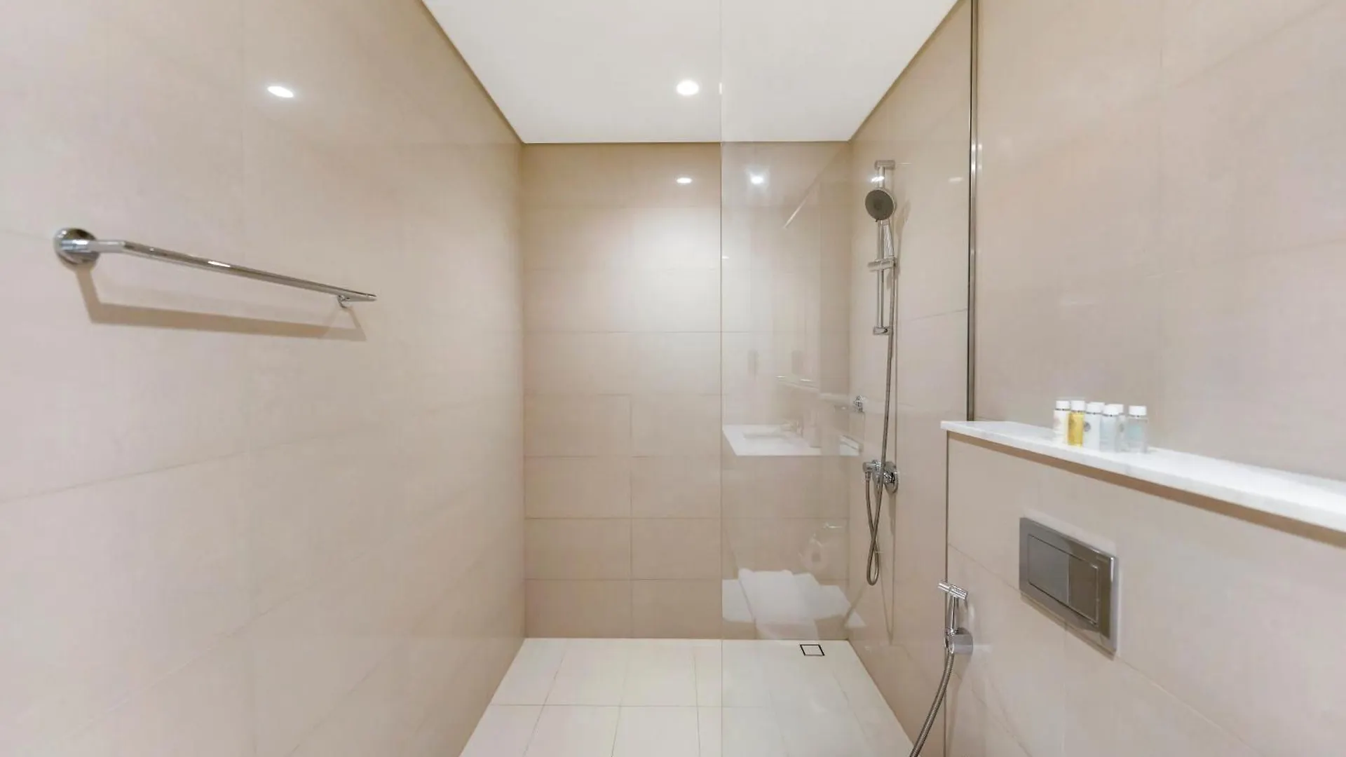 Al-Fannan At Burj Royale - Best Downtown Dubai City View - Brand New Luxury 1 Bedroom Apartment