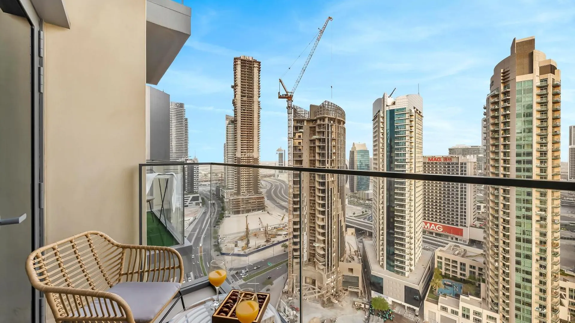 Al-Fannan At Burj Royale - Best Downtown Dubai City View - Brand New Luxury 1 Bedroom Apartment