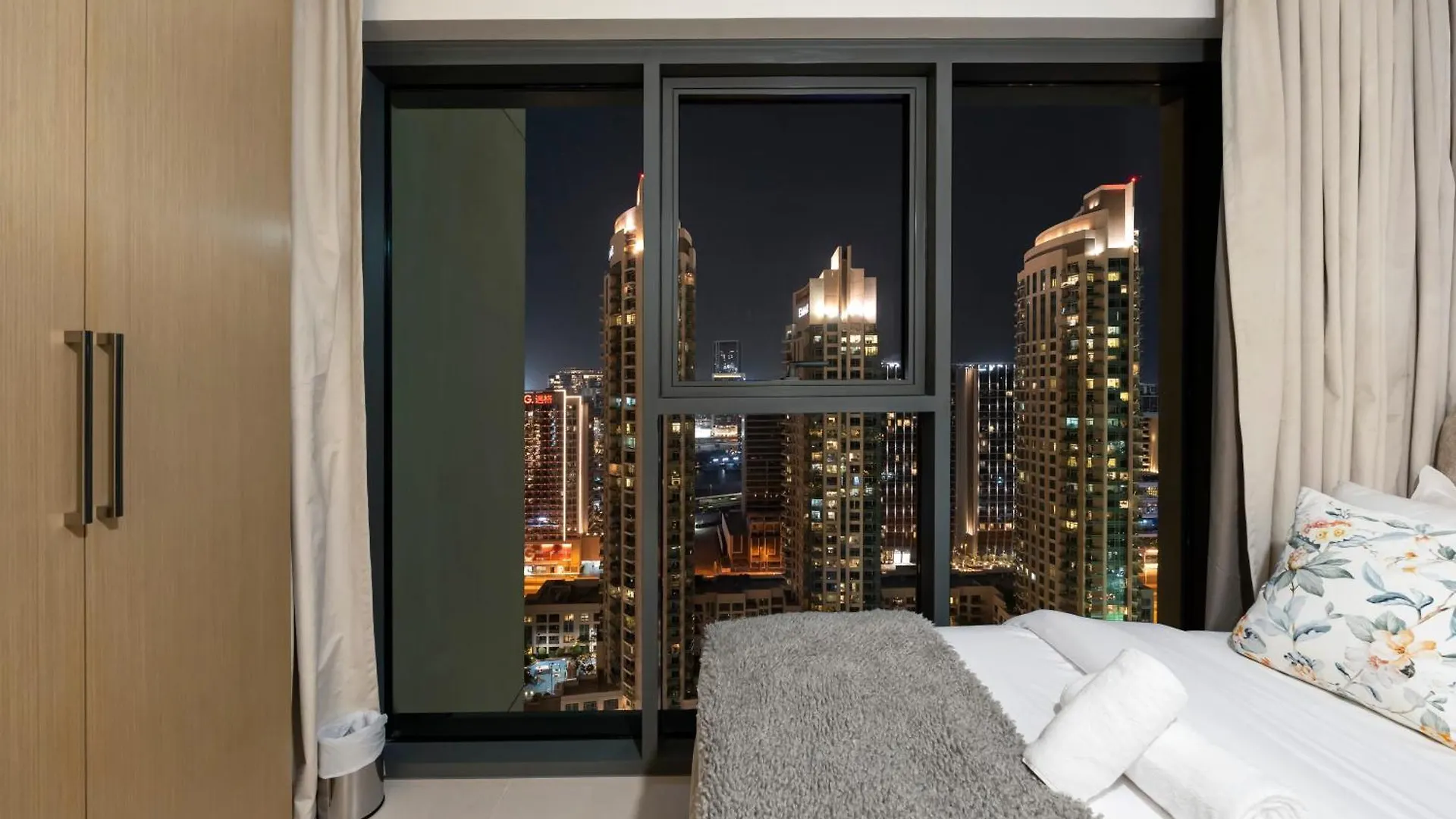 Al-Fannan At Burj Royale - Best Downtown Dubai City View - Brand New Luxury 1 Bedroom Apartment United Arab Emirates