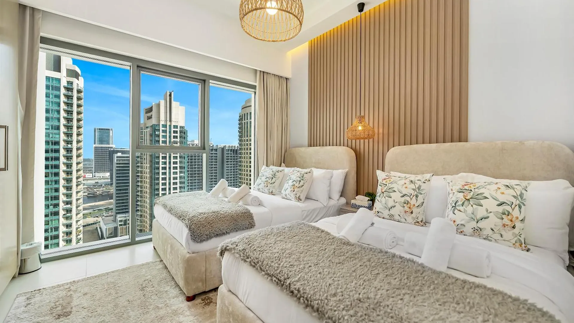 Al-Fannan At Burj Royale - Best Downtown Dubai City View - Brand New Luxury 1 Bedroom Apartment